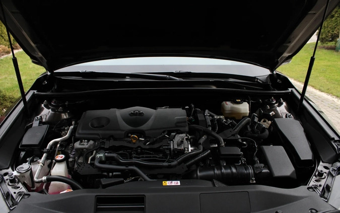 Toyota Camry cena 129000 przebieg: 69050, rok produkcji 2020 z Opoczno małe 704